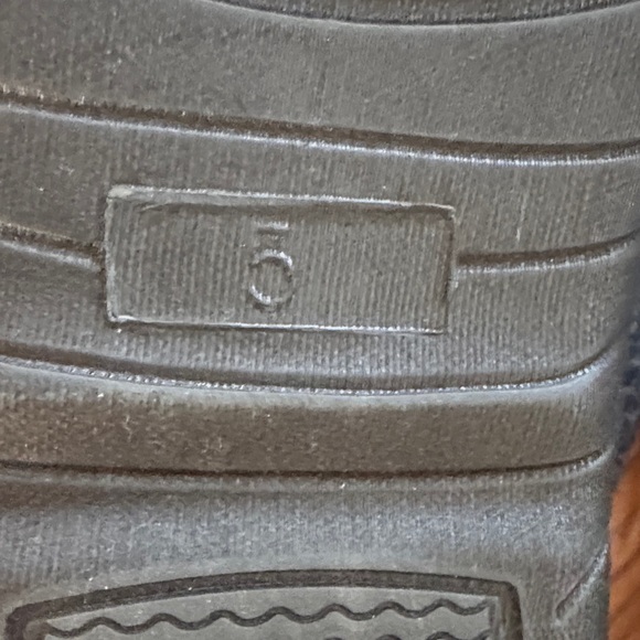 Lucky Brand Boys size 5 Navy Slippers with Brown Detail NWOT - Picture 3 of 5